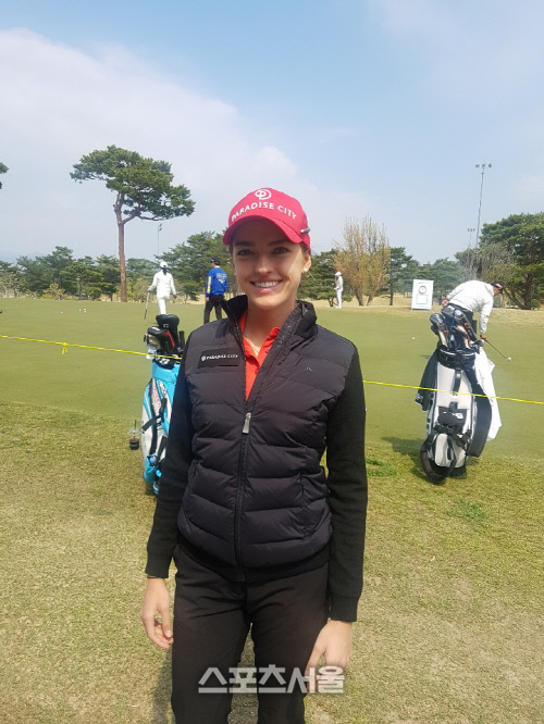 'KLPGA 진출 꿈' 브라질에서 온 알트만 "코리안 비비큐-닭갈비 다 좋아해"