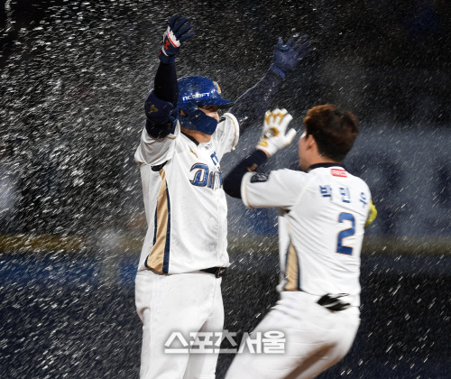 NC 나성범, 팽팽한 투수전 마침표 찍는 끝내기 2루타…롯데 4연패