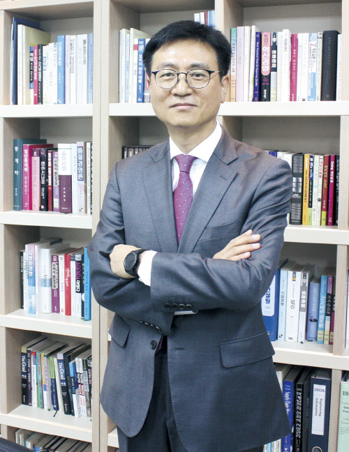 아이에스오에스 컨설팅(주) 김홍제 대표