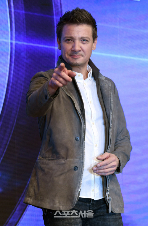 '어벤져스4' 제레미 레너 "한국서 마법과 같은 하루…소주 좋아요!"