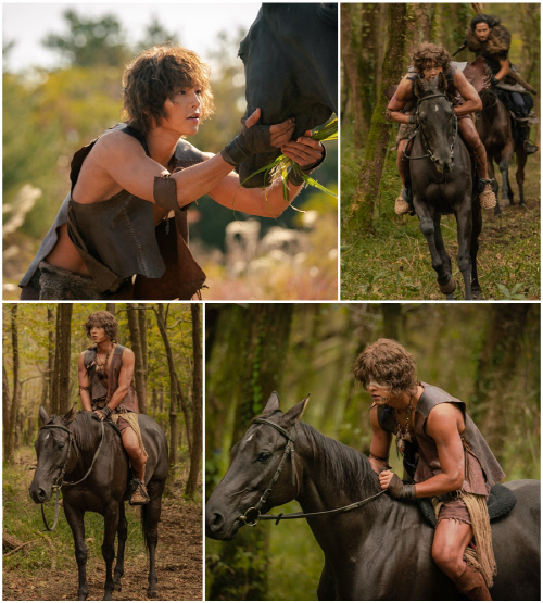 "그가 온다"…'아스달 연대기' 송중기, 첫 스틸 공개 '압도적'