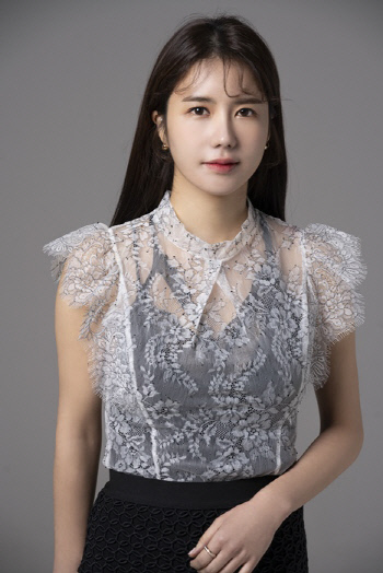 한시연, 시스루패션으로 섹시함과 청순함을 선사