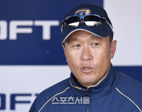 [포토] NC 이동욱 감독, 오늘 연장 피해야죠~