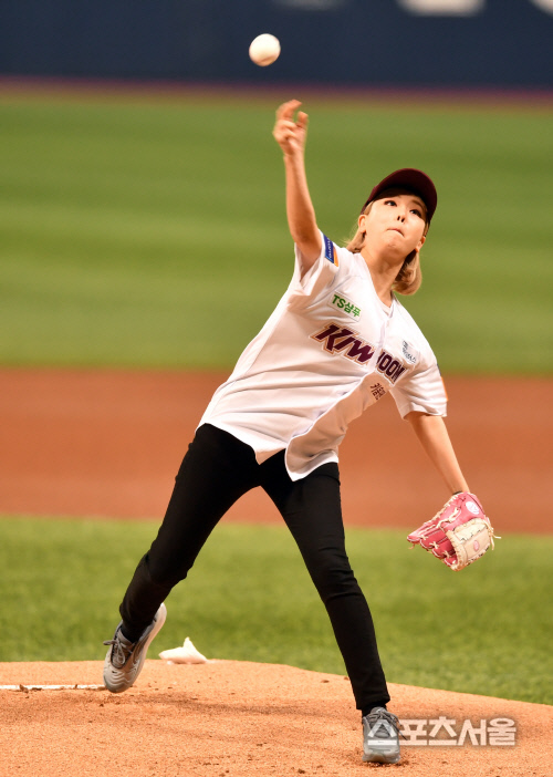 시구 나선 래퍼 키섬, 마운드 시구 오랜만이죠?[포토]