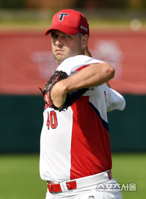 KIA 터너...매서운 눈으로 [포토]