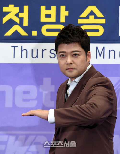 TMI NEWS...전현무, 이것인 앵커인가 개그인가 [포토]