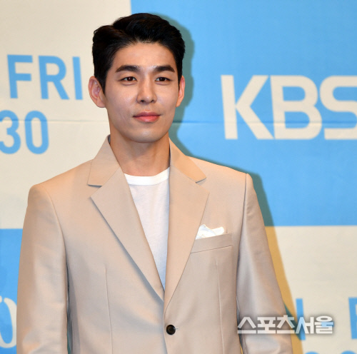 '여름아 부탁해' 성형외곽의사 김사권 [포토]