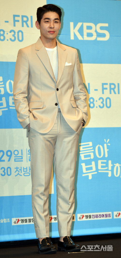 '여름아 부탁해' 성형외곽의사 김사권 [포토]