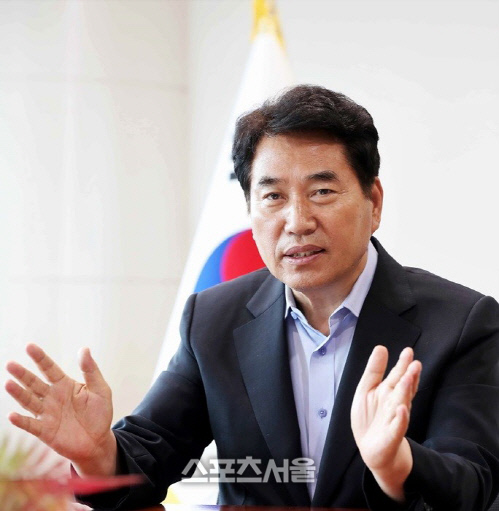 백군기 용인시장, 검찰 징역 6월, 588만2516원 추징금 구형