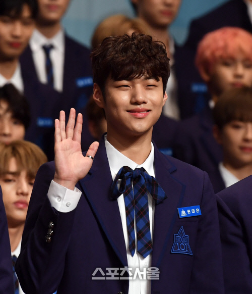 [포토] \'프로듀스 X 101\' 권태은, 귀여운 눈빛