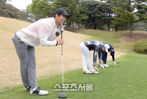 [포토] 이동국-최태욱-설기현 '준비운동부터 철저하게'