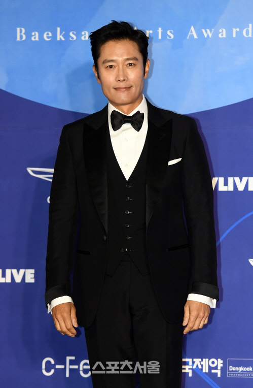 [포토]이병헌, 백상예술대상 남자 최우수연기상