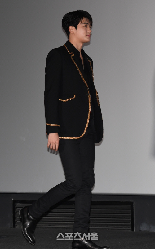 [포토]입대 전 마지막 영화 '배심원들' 시사회 참석하는 박형식