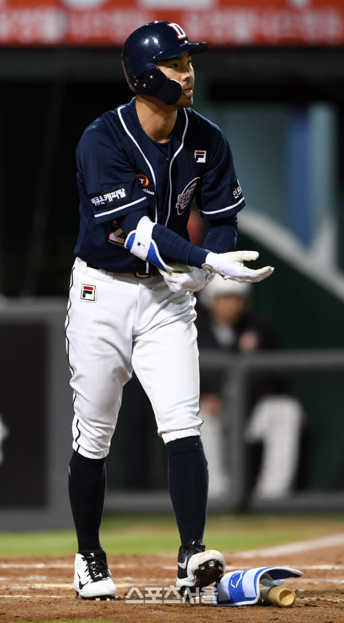 두산 오재원, 볼넷 출루[포토]