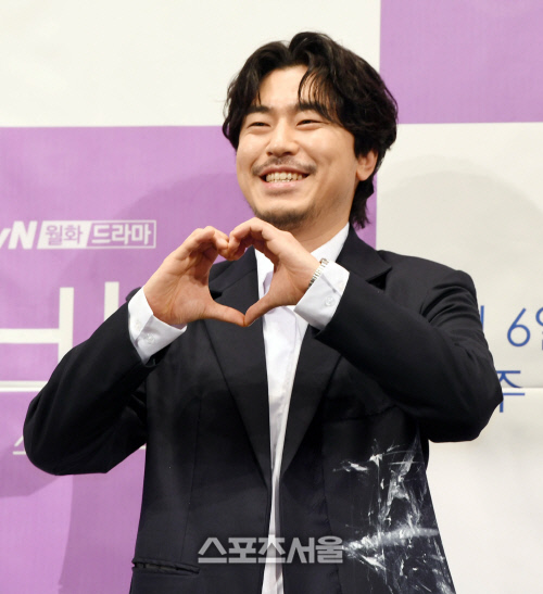 이시언, 수염 길렀어요