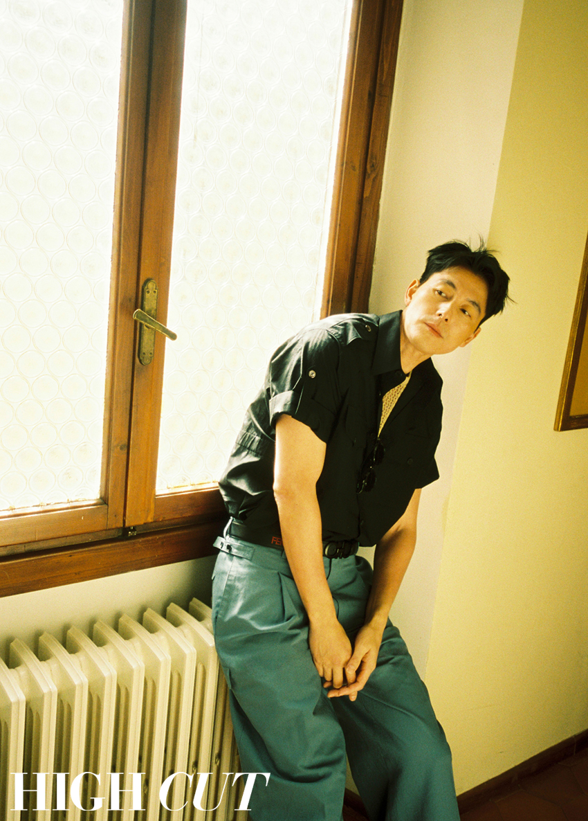 "짜릿해 늘 새로워"…정우성, 여전한 잘생김 (화보)