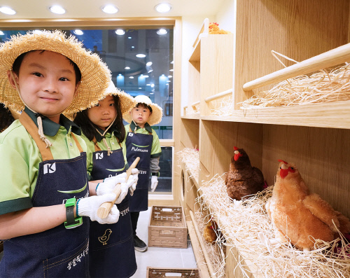 '알많이' 키자니아 풀무원과 함께 '동물복지 달걀 농장' 오픈
