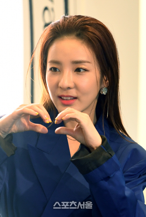 [포토]산다라박, 하트는 이렇게!