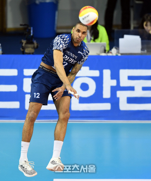 [포토] 아가메즈 \'파워 스카이서브\'