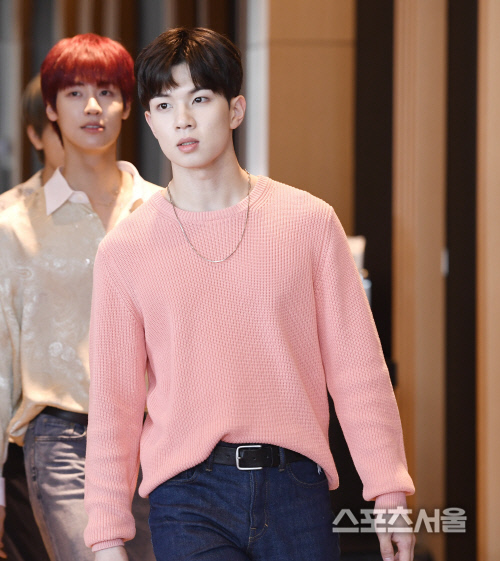 [포토] 엔플라잉 유희승, 핑크~