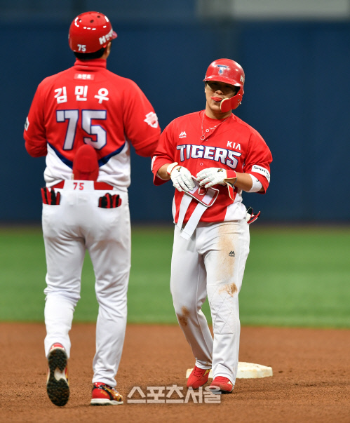 이승호 상대 팀 첫안타 포문 연 김선빈[포토]