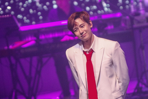 2PM 닉쿤, 데뷔 11년만 첫 솔로 콘서트 "박진영처럼 되고파"