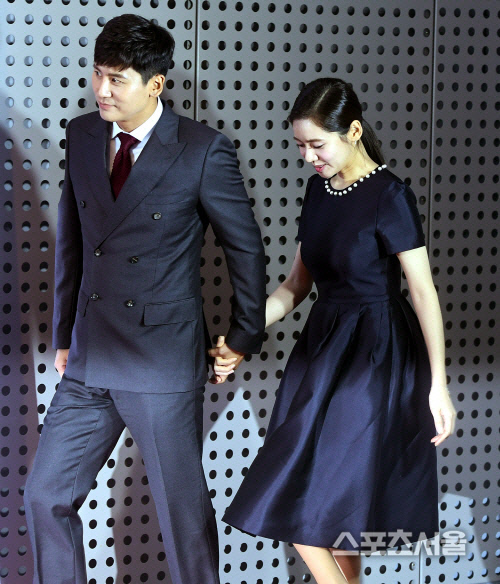 추자현♥우효광 부부, 오는 29일 정식 결혼식…아들 돌잔치도 함께