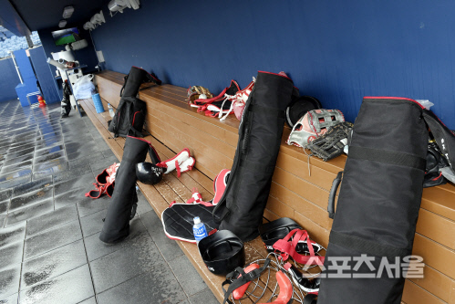 [포토] 비 내리는 창원NC파크, 훈련은 실내에서 합니다~