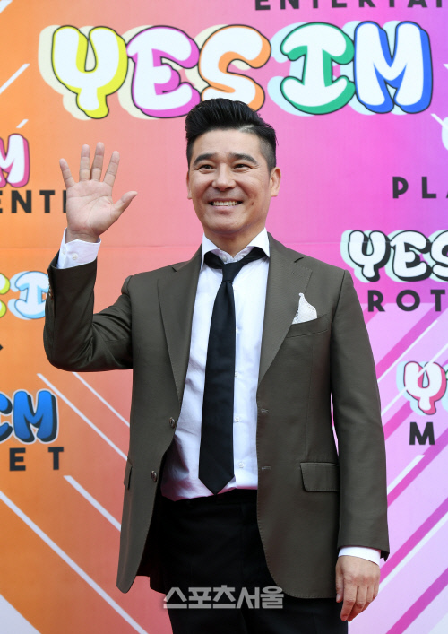 [포토] 예스아이엠 대표이사 임창정 '열심히 하겠습니다'