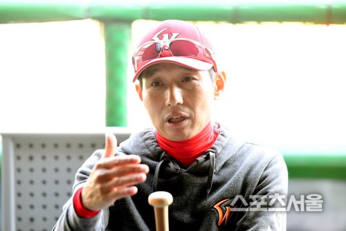 [포토]6연승 노리는 SK 염경엽 감독