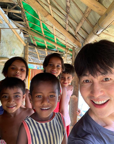 정우성, 방글라데시 난민촌 재방문…라이브방송도 예고 '훈훈 선행'