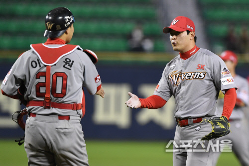 [포토] SK 하재훈, 2-0 완승에 마침표!