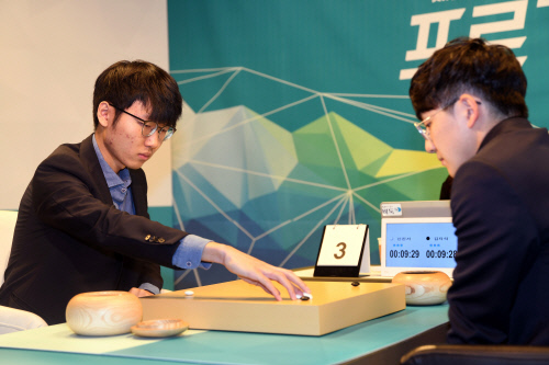 신진서-승자(왼쪽) vs 김지석(3)