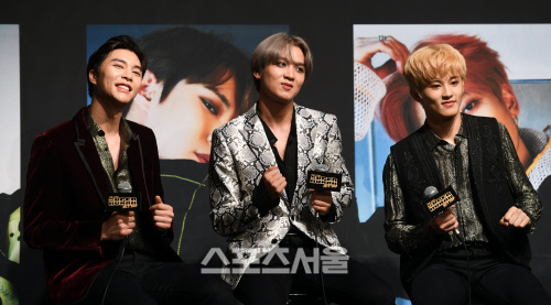 [포토] NCT 127 쟈니-해찬-마크 \'어깨춤이 절로\'