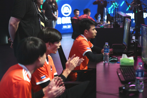 泰 TNP 레드, 中 론리 3-0 셧아웃...韓 엘리트와 EACC 우승컵 맞대결 [EACC]