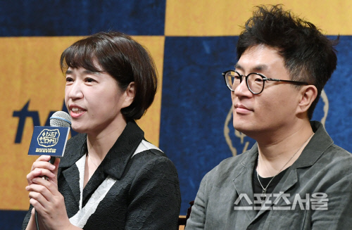 [포토] '아스달 연대기' 김영현 작가, 어렵지 않게 보아주셨으면~!