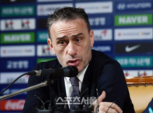 [포토] 벤투 감독 \'백승호 능력은 잘 알고 있다\'