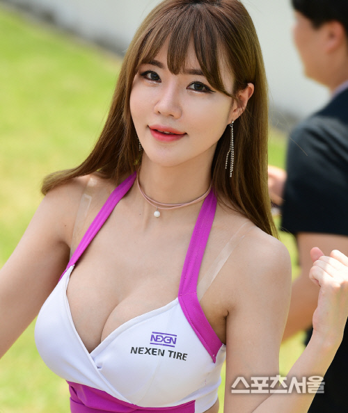 E컵의 슈퍼레이스 모델 민한나, 넥센타이어의 우승을 위해 파이팅![이주상의 e파인더]