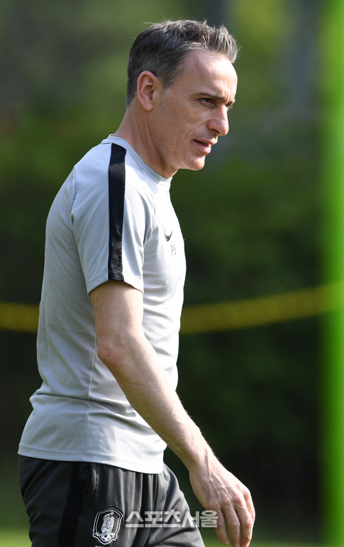 [포토]벤투 감독, 호주-이란 연이은 평가전 준비 중