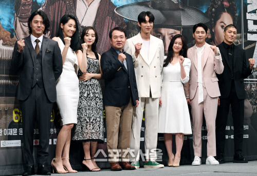 [포토] \'조선생존기\' 장용우 감독과 배우들!