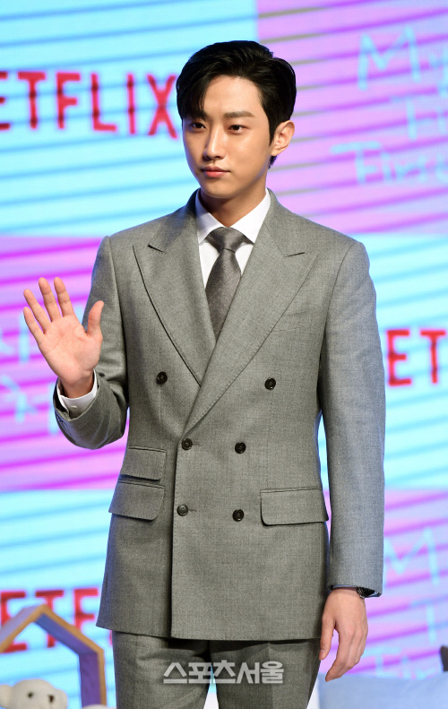 진영 측 "사회복무요원 대체 복무, 6월 20일 비공개 입소"