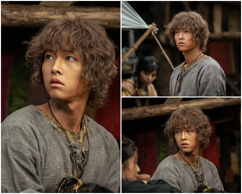 '아스달 연대기' 송중기, 거대한 문명 입성..충격X공포 눈빛