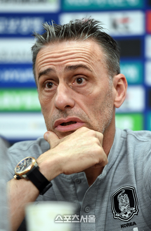 [포토]호주와의 평가전 앞둔 벤투 감독