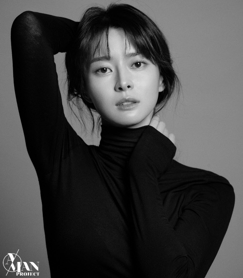 권나라, 에이맨프로젝트에 새 둥지…이종석과 한솥밥