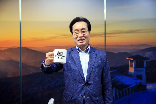 '좋아요 눌러줘요' 신달순 용평리조트 대표 플라스틱 프리 챌린지 동참