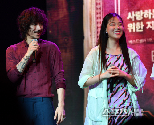 비비(BIBI) 데뷔시킨 타이거JK와 함께[포토]