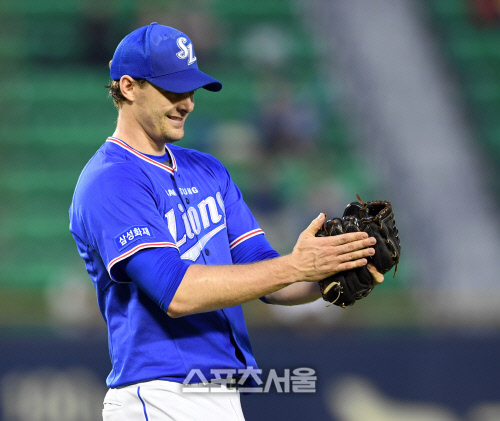 [포토] 헤일리 \'수비 좋았어\'