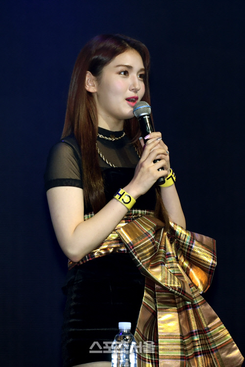 [포토]솔로 데뷔 소감 밝히는 전소미