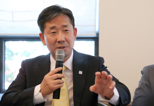 박양우 장관, 정정용 감독과 통화 "선수들과 감독님이 자랑스럽다"