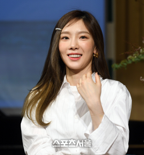 [포토] 소녀시대 태연, 봄꽃처럼 화사한 웃음